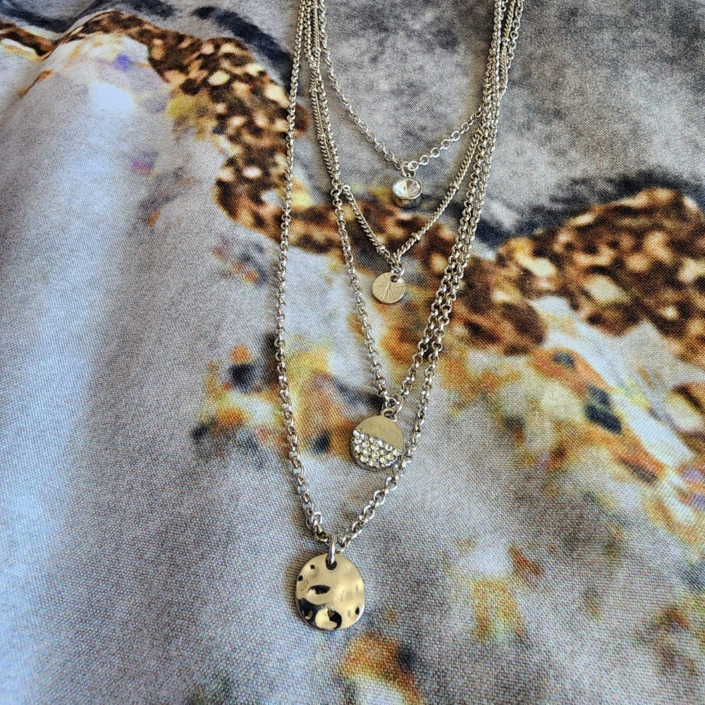 Layered necklace - Picture 7 of 11